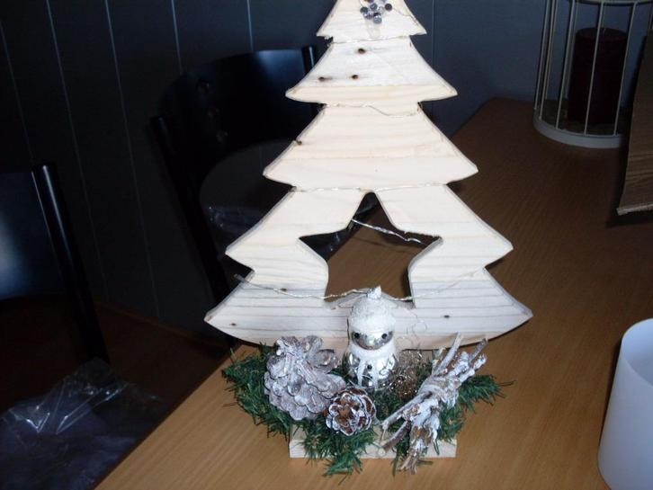 ledlampjes in houten kerstboom, Diversen, Kerst, Zo goed als nieuw, Ophalen