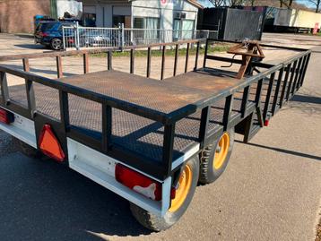 Bakkenkar. Bakkenaanhanger. Mobiele kraan,verreiker,shovel  beschikbaar voor biedingen