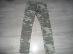 Isla Ibiza; Slim fit camouflage broek; maat M, Kleding | Dames, Maat 38/40 (M), Ophalen of Verzenden, Zo goed als nieuw, Isla Ibiza