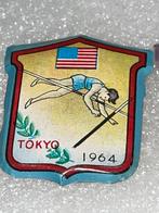Tokyo 1964 Speldje Hoogspringen USA, Verzamelen, Speldjes, Pins en Buttons, Verzenden, Gebruikt, Sport, Speldje of Pin
