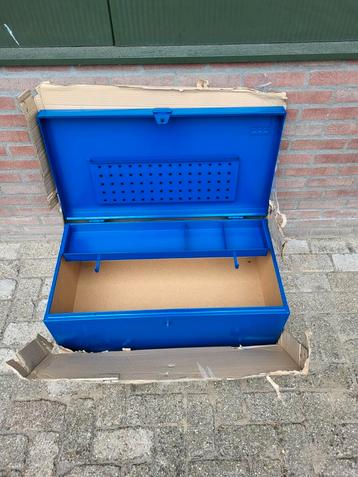 Bott metaalkoffer / opbergkoffer / gereedschapskist
 beschikbaar voor biedingen