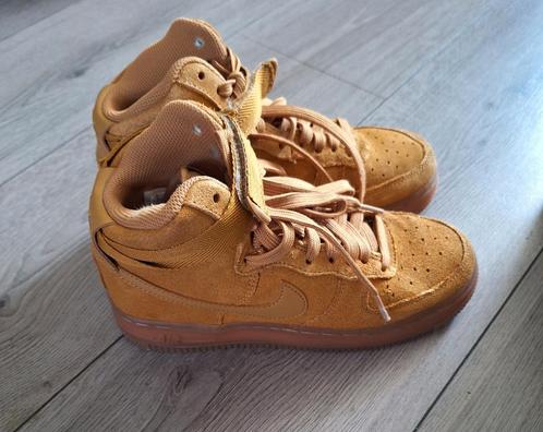 Nike Air Force 1 High - Bruin - Maat 36,5, Kinderen en Baby's, Kinderkleding | Schoenen en Sokken, Zo goed als nieuw, Schoenen