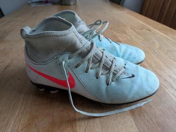 Nike voetbalschoenen maat 38.5  beschikbaar voor biedingen