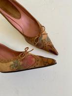 i398 pumps maat 39 spitse schoenen hak bruin, Kleding | Dames, Schoenen, Bruin, One of 2, Ophalen of Verzenden, Zo goed als nieuw