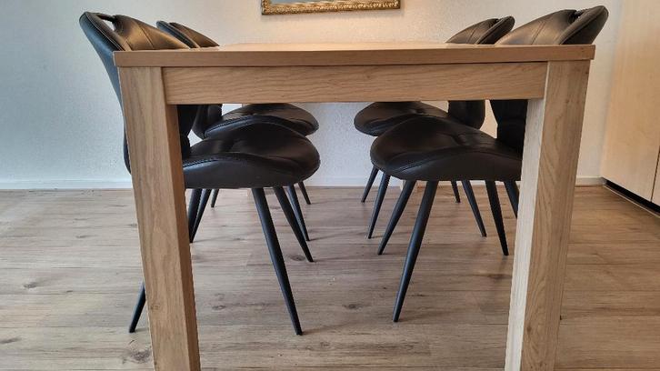 Eettafel met vier leren eetkamerstoelen, Huis en Inrichting, Stoelen, Zo goed als nieuw, Vier, Ophalen
