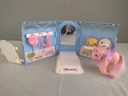 G1 My Little Pony Hasbro, Peachy met accesoires en trimsalon, Kinderen en Baby's, Speelgoed | My Little Pony, Gebruikt, Ophalen of Verzenden