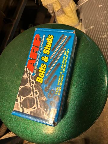 ARP bout sets Ford v8 289 302 351w 351 m en C  beschikbaar voor biedingen