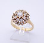 Prachtige 18 karaat Gouden Entourage Ring Damesring., Jw, Verzenden, Nieuw, 17 tot 18