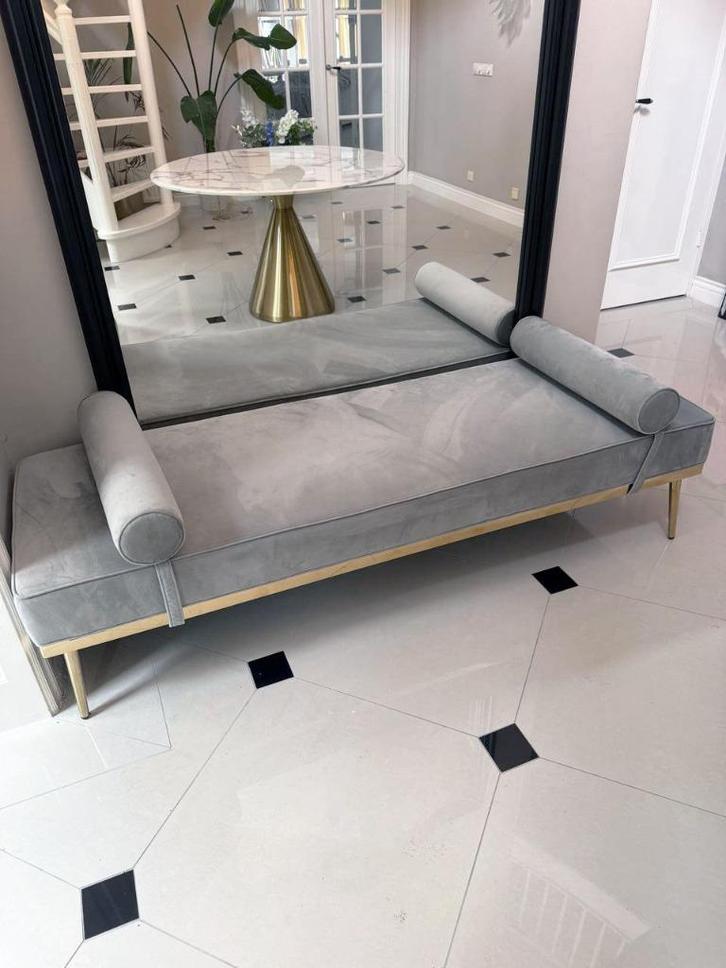 Westwing Aurora fluwelen bank / daybed / chaise longue, Huis en Inrichting, Banken | Sofa's en Chaises Longues, Zo goed als nieuw