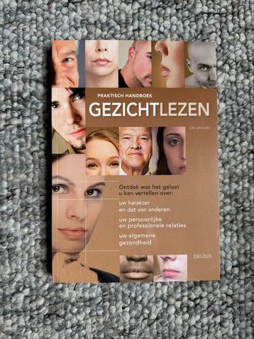 Chi An Kuei - Praktisch handboek gezichtlezen beschikbaar voor biedingen