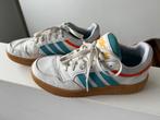 Adidas retro look sneakers maat 38, Ophalen of Verzenden, Zo goed als nieuw, Wit, Sneakers of Gympen