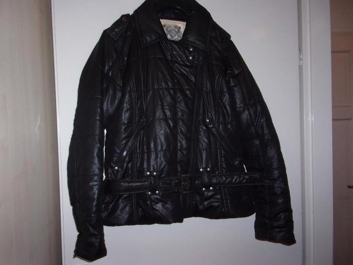 Zwarte winterjas van NOT THE SAME maat 44, Kleding | Dames, Jassen | Winter, Zo goed als nieuw, Maat 42/44 (L), Zwart, Ophalen of Verzenden