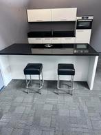 Luxe keuken met eiland en bosch app en Bora kookplaat., Huis en Inrichting, Keuken | Complete keukens, Ophalen, Wit, Graniet of Steen