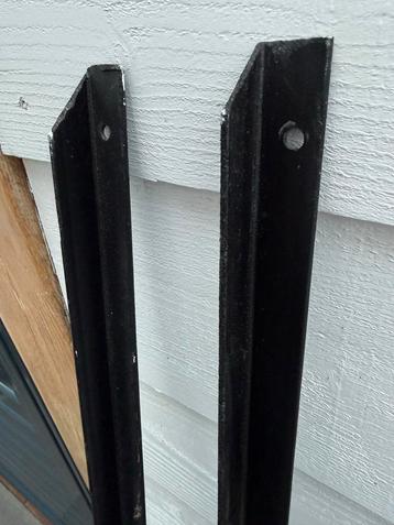 2x Zwarte Stalen Hoekprofielen 25x25x3x1500mm beschikbaar voor biedingen
