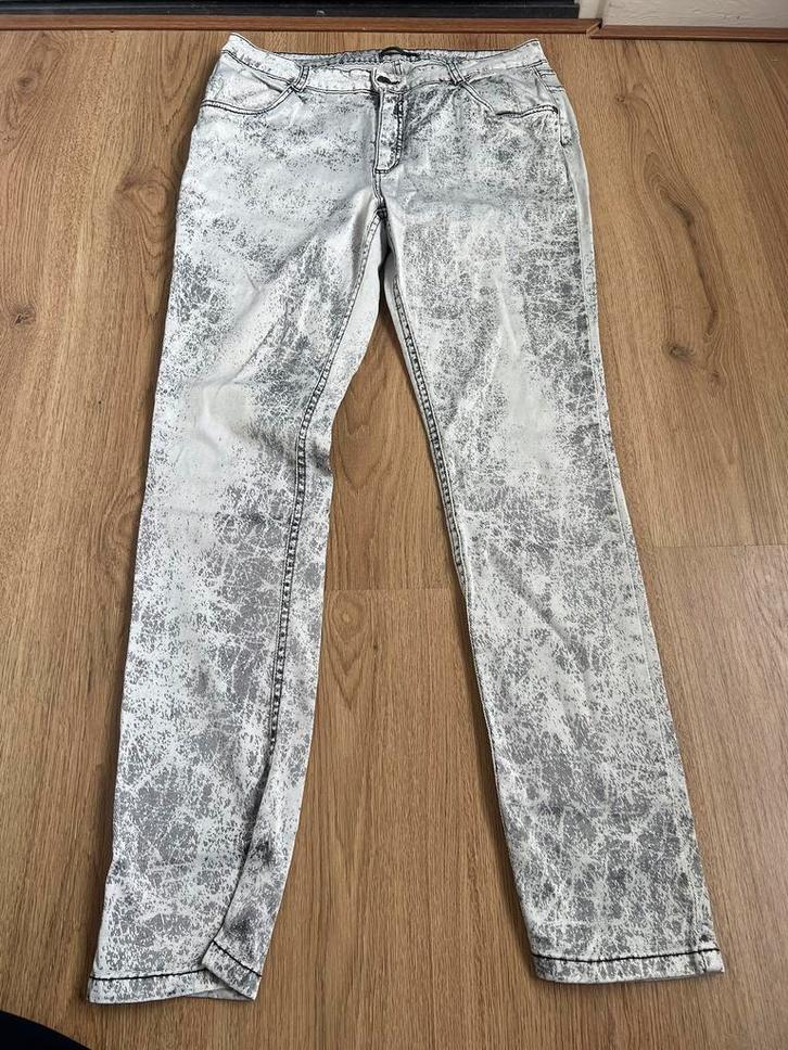 Imitz grijs zilver gladde broek 42 eva regular fit, Kleding | Dames, Broeken en Pantalons, Zo goed als nieuw, Maat 42/44 (L), Grijs