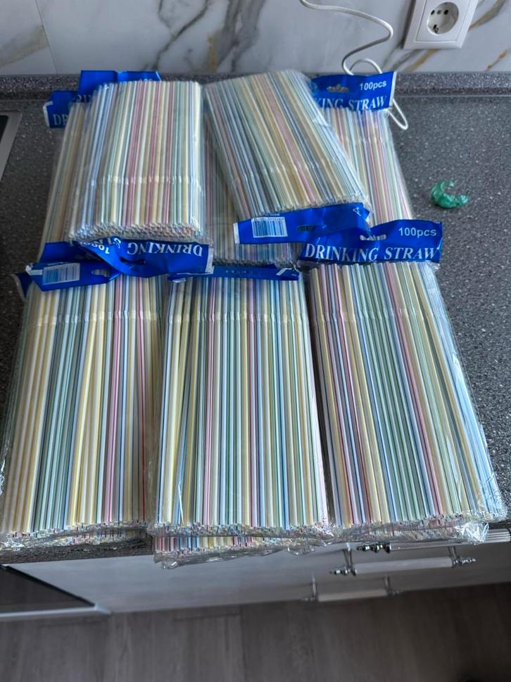 Plastic rietjes 100PCS NU VOOR €1.50, Hobby en Vrije tijd, Feestartikelen, Nieuw, Overige, Ophalen of Verzenden