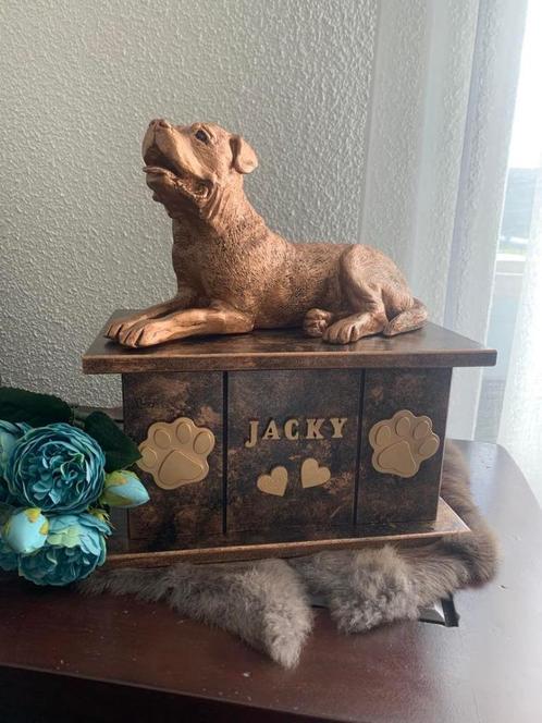 Amerikaanse Bulldog hondenbeeld op urn als set handgemaakt, Dieren en Toebehoren, Honden-accessoires, Nieuw, Ophalen of Verzenden