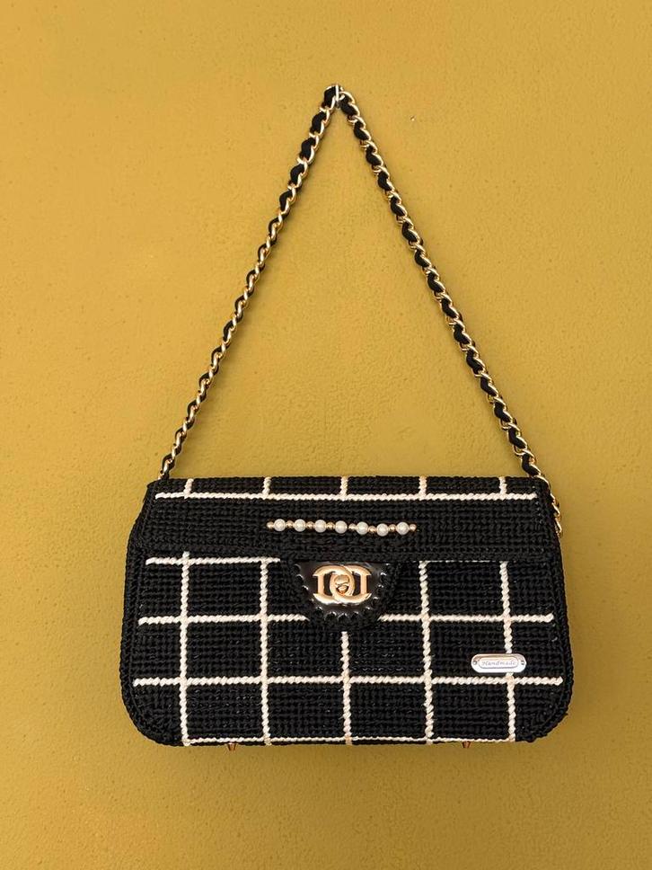 Handgemaakte Schoudertas - Zwart met Gouden Details, Sieraden, Tassen en Uiterlijk, Tassen | Damestassen, Nieuw, Schoudertasje