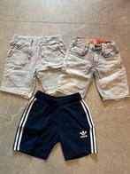 3 korte broeken maat 122 Adidas retour en guess, Jongen, Diverse, Gebruikt, Ophalen of Verzenden