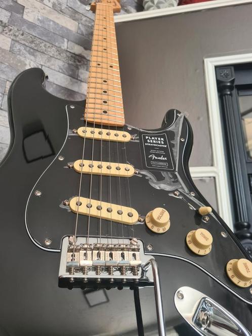 The Fender Special Edition Standard Stratocaster, Muziek en Instrumenten, Snaarinstrumenten | Gitaren | Elektrisch, Zo goed als nieuw
