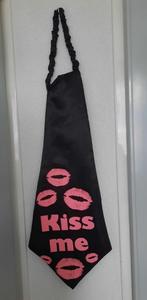 Twee Reuze-/ megagrote stropdassen 62 cm > Kiss Me!, Ophalen of Verzenden, Zo goed als nieuw, Geboorte of Huwelijk