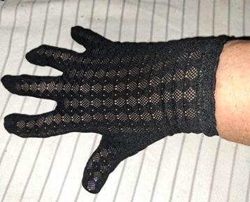 Zwarte handschoenen-stof- opengewerk-gothic-maat S/M beschikbaar voor biedingen