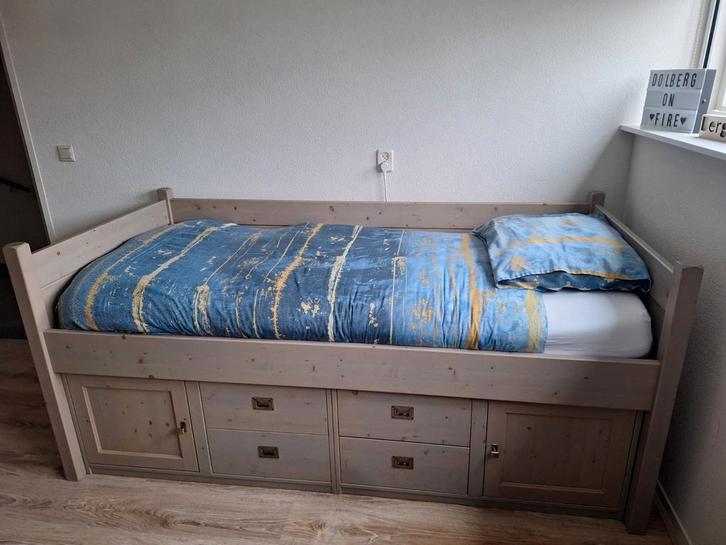1 persoons halfhoogslaper 90x200 cm, Huis en Inrichting, Slaapkamer | Bedden, Zo goed als nieuw, Eenpersoons, 90 cm, 200 cm, Steigerhout