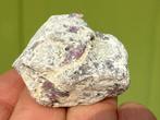 Robijn in Matrix mineralen UV Actief, Ophalen of Verzenden, Mineraal