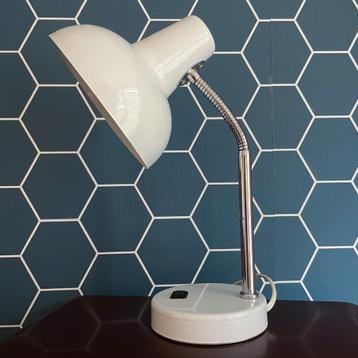 Vintage, retro bureaulamp, tafellamp lamp wit metaal beschikbaar voor biedingen