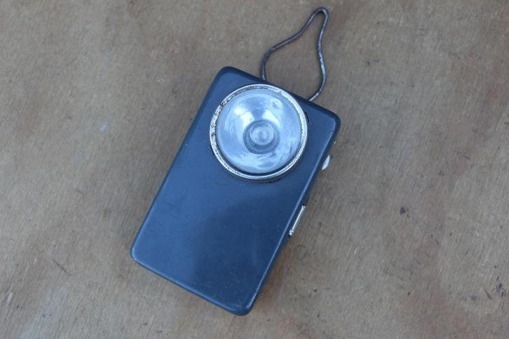 + Nederlandse Zaklamp Gebruikt Door De LBD Eclair +, Verzamelen, Militaria | Tweede Wereldoorlog, Nederland, Ophalen of Verzenden