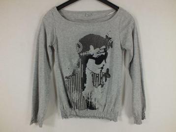 Leuk grijs meidenshirt.Mt 134/140. beschikbaar voor biedingen