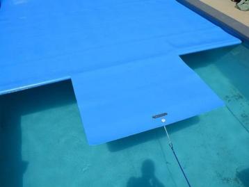 Zwembad afdekzeil op maat – Isolerend en duurzaam (6 / 8 mm) beschikbaar voor biedingen
