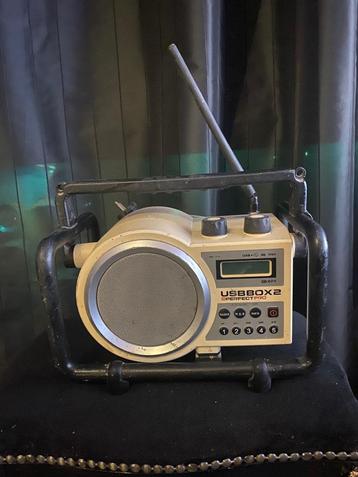 Goedwerkende compacte bouwradio beschikbaar voor biedingen