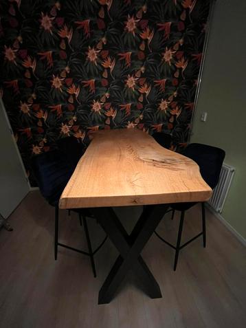 Houte tafel met vier krukken! beschikbaar voor biedingen