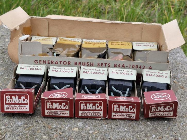 Koolborstels oldtimer ford startmotor B4A-10043-A (FoMoCo), Auto-onderdelen, Motor en Toebehoren, Ford, Oldtimer onderdelen, Lincoln