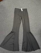Nieuwe zwarte flare broek maat 38 van River Island, Maat 38/40 (M), Nieuw, Ophalen of Verzenden, Lang