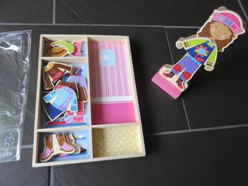 Houten aankleed magneet spel met meisje, 24 delig beschikbaar voor biedingen
