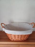 Grote  rieten mand / wasmand, Huis en Inrichting, Woonaccessoires | Schalen en Manden, Ophalen, Zo goed als nieuw, Ovaal, Riet
