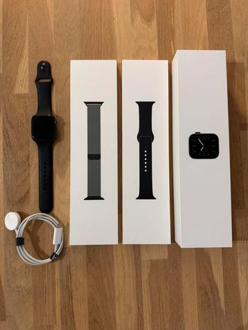 Apple Watch 5 44mm Space Grey beschikbaar voor biedingen
