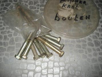 flipperkast bouten  8 stuks   5,00  beschikbaar voor biedingen