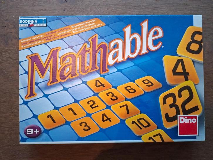 Mathable bordspel -scrabble met sommen, Hobby en Vrije tijd, Gezelschapsspellen | Bordspellen, Zo goed als nieuw, Een of twee spelers