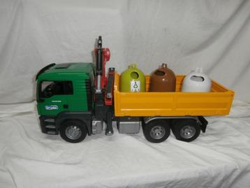 Bruder MAN glasbakken wagen met kraan en 3 glasbakken beschikbaar voor biedingen