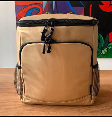 Gouden koeltas nieuw-ook als rugzak te dragen! beschikbaar voor biedingen
