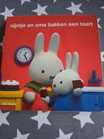 kartonnen boekje nijntje en oma bakken een taart -dick bruna, Boeken, Ophalen of Verzenden, Gelezen