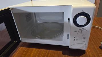 sharp magnetron en whirpool combi oven beschikbaar voor biedingen