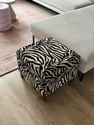 Hocker / poef zebra look beschikbaar voor biedingen
