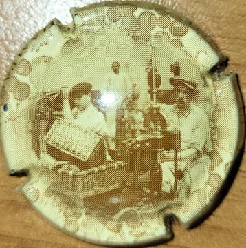 Champagnecapsule van VIGNERONS crème & bruin nr. 703c beschikbaar voor biedingen