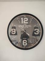 Mooie grote wandklok - Union Hotel Paris, Huis en Inrichting, Woonaccessoires | Klokken, Ophalen, Wandklok