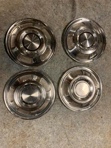 Mooi setje wieldoppen hubcaps 1966 Mercury Comet 14” beschikbaar voor biedingen