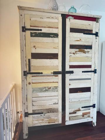 Decoratieve, stevige (kleding) kast, PH Eek stijl beschikbaar voor biedingen
